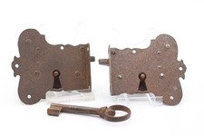 2x antike Schrankschlösser
